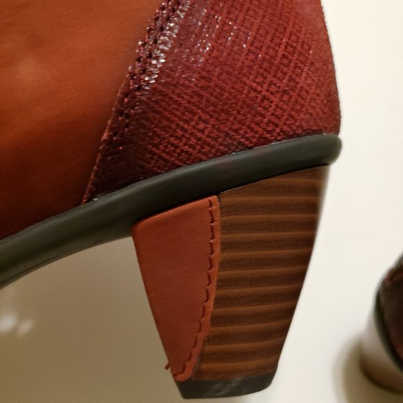 Earth "Amber" Heeled Leather Booties in Brick - Picture 7 of 9